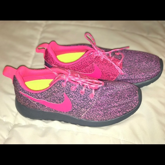 Nike Roshe runs - Picture 2 of 3